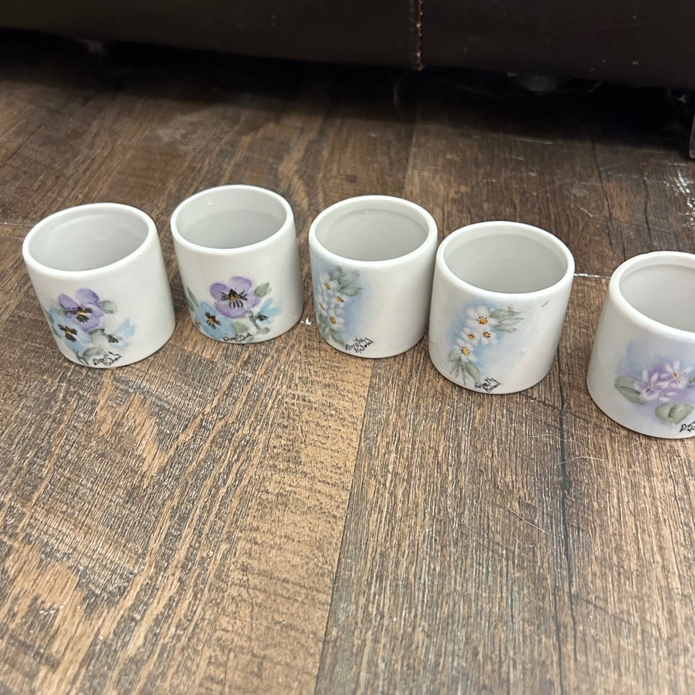 Dorothy Kimmel Vintage Hand Painted Floral Porcelain Napkin Rings Set of 5 White